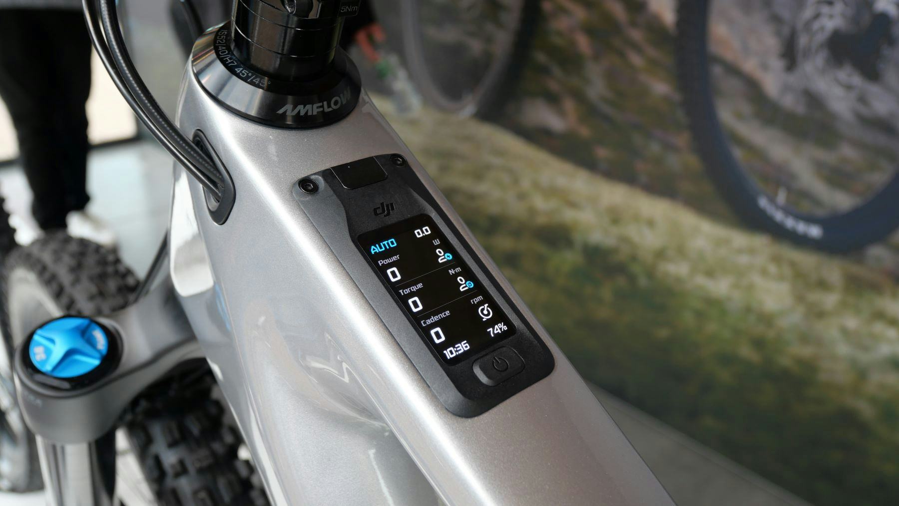 At the core of the DJI Avinox system is a 2” full-colour OLED touchscreen control display which has been integrated directly into the frame of the launch model, Amflow PL. – Photos Bike Europe