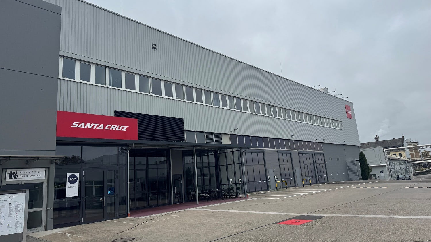 Only two years ago, Pon Bike Performance GmbH opened the brand new production facility in Mainz. – Photo mtb-news.de